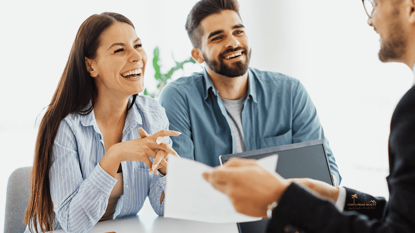 signing with real estate agency to sell property on the Costa del Sol